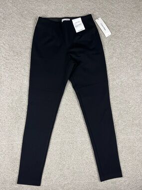 NWT Calvin Klein Women's solid Black Stretch Tapered Leg Ankle Pants Size 4